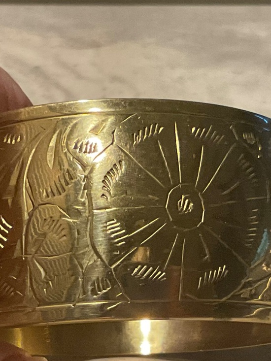 Vintage Jewelry - Brass Bangle Bracelet Vintage 2.75” diameter etched floral
